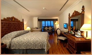 Отель Dhow Palace  Дубай 