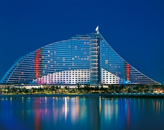 Jumeirah Beach Hotel  Дубай 