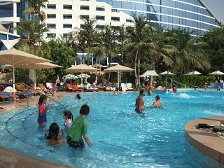 Jumeirah Beach Hotel  Дубай 