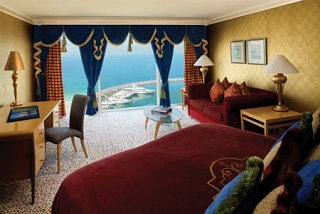 Jumeirah Beach Hotel  Дубай 